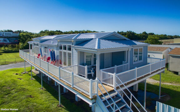 The Riviera II, 3 Bedroom, 2 Bath, 2,040 Sq. Ft. manufactured home by Palm Harbor in Plant City.